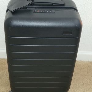 Away Carry-On Suitecase, Black